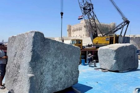 Recuperan del mar Mediterráneo los restos de las monumentales puertas del Faro de Alejandría